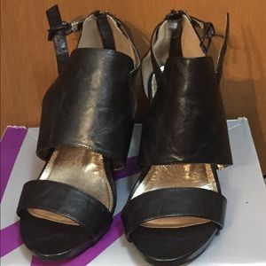 Dressy Wedge Sandal - Black Size 10W